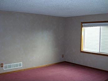 4th image of 404 Cari Park Ln