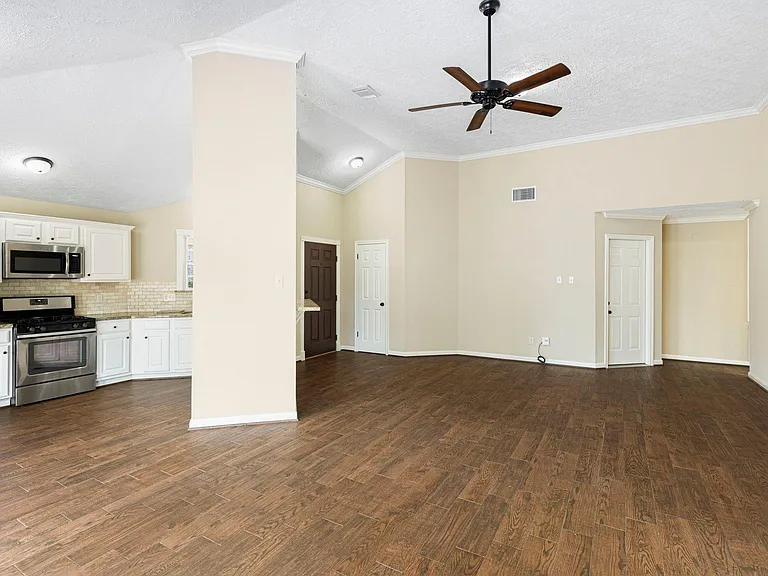 21435 Deerhaven Dr — Photo 7