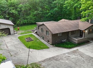 2047 Hickory Dr, Lapeer, MI 48446