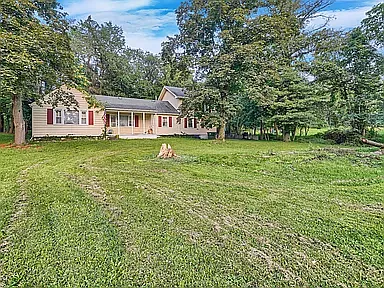 585 Clove Rd