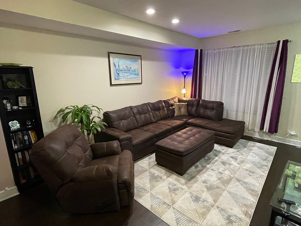 1st image of 2411 W Flournoy St #B