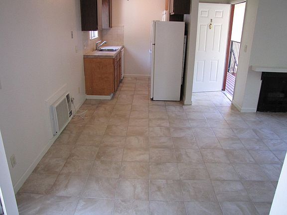 3rd image of 2315 N St APT 1