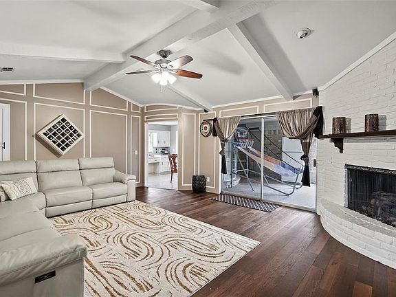 4th image of 2517 Windsor Pl