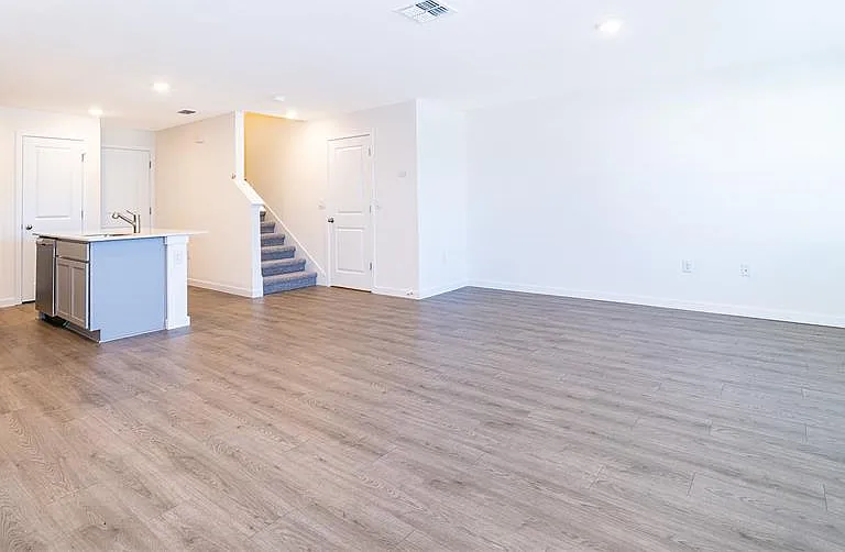 4391 Hazel St — Photo 9