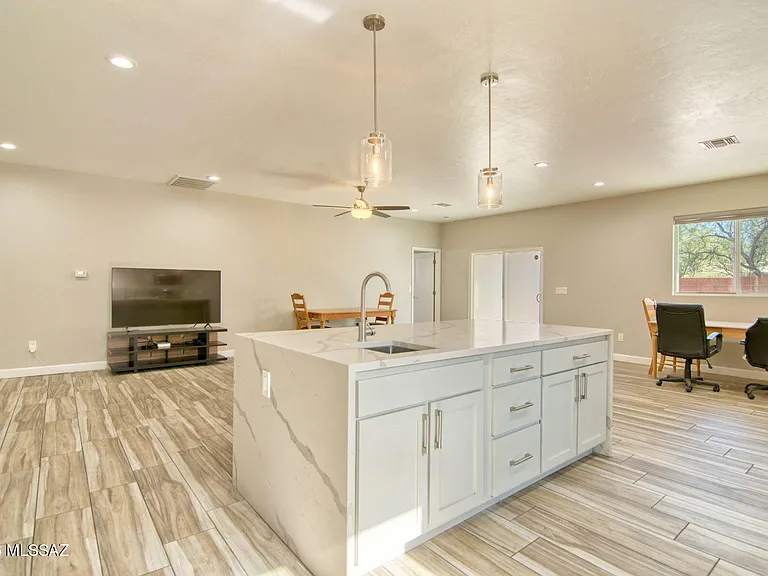 3304 E Elida St — Photo 36