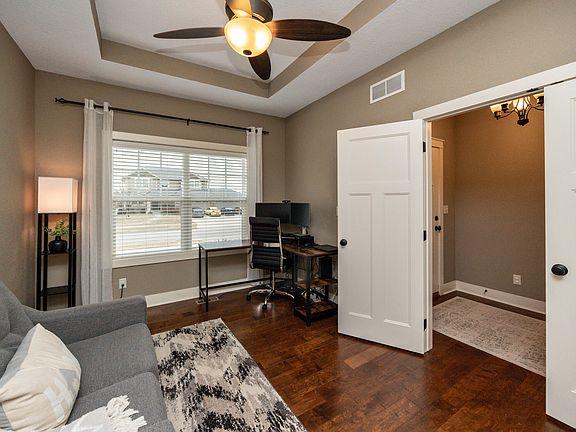 3rd image of 1103 NE Cold Harbor Dr