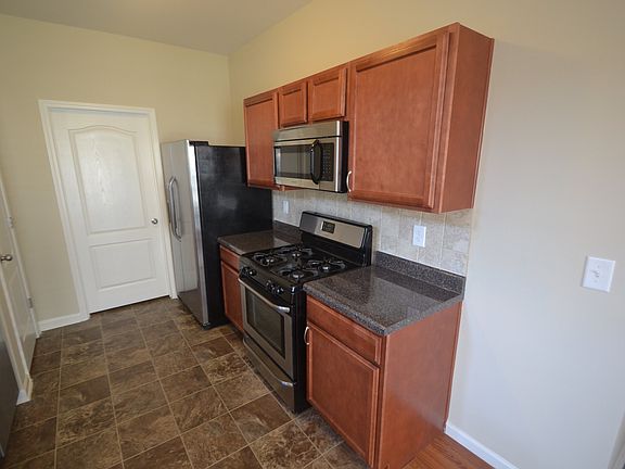 4th image of 4007 Rosebud Park Dr