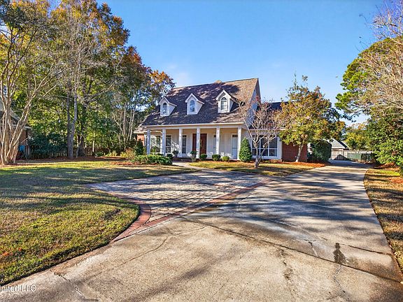 2nd image of 9005 Victoria Cir