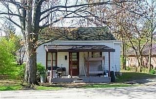 1st image of 808 Center St