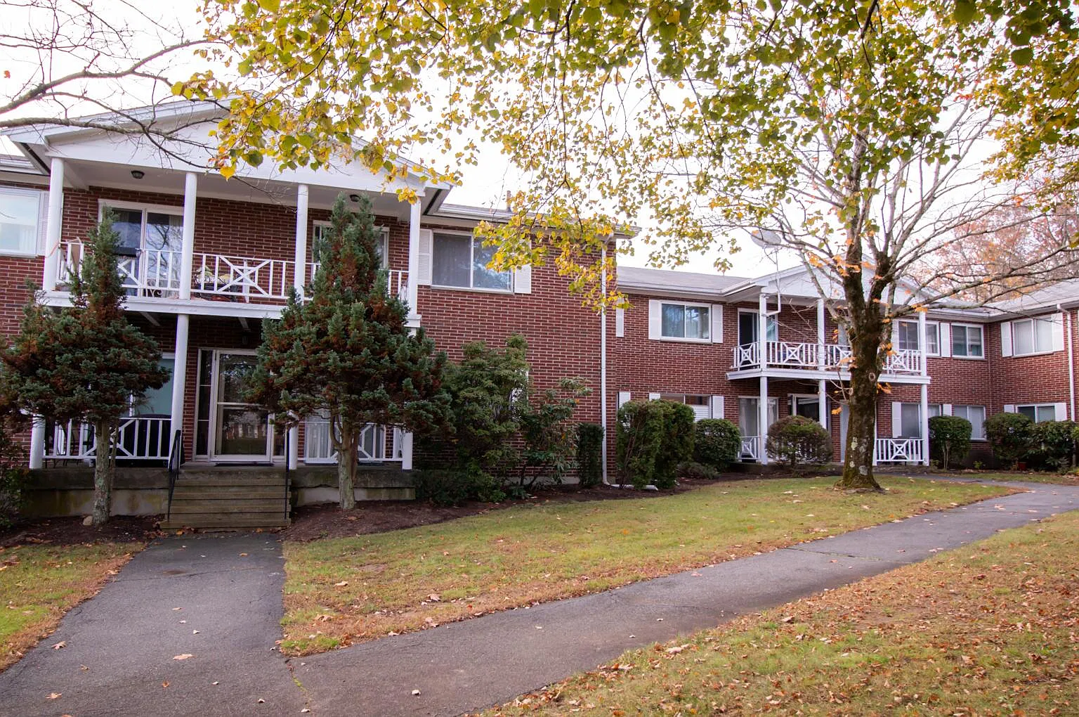 2 bed, 913 sqft, $2,600 — Photo 3