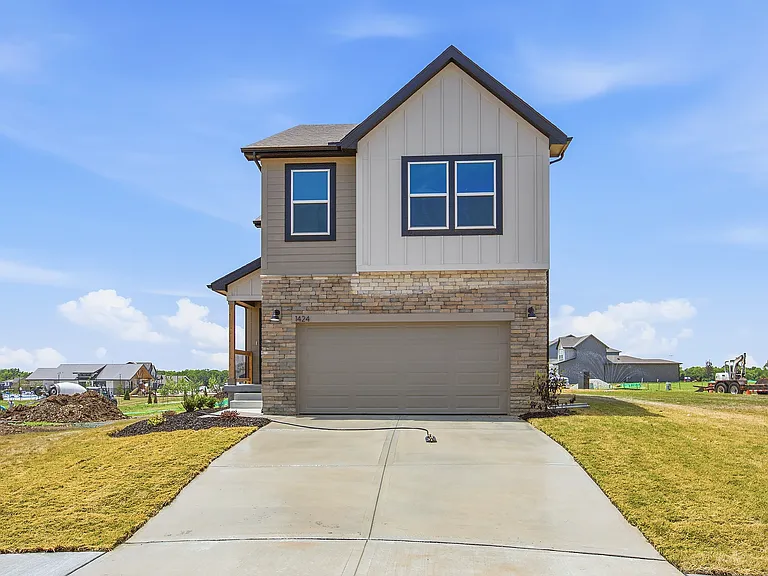 1424 SE Vantage Point Dr — Photo 1