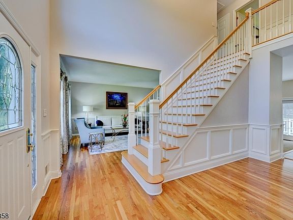 4th image of 43 BERNARD St