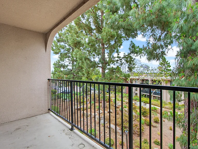 7858 Cowles Mountain Ct #D27 — Photo 14
