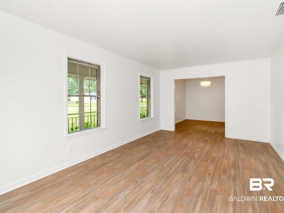 4th image of 5217 Perin Rd