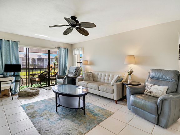 5th image of 1013 Green Pine Boulevard #C2