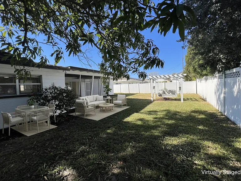 2502 Tropical Shores Dr SE — Photo 32