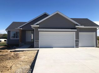 1755 Brandt Dr NE, Byron, MN 55920