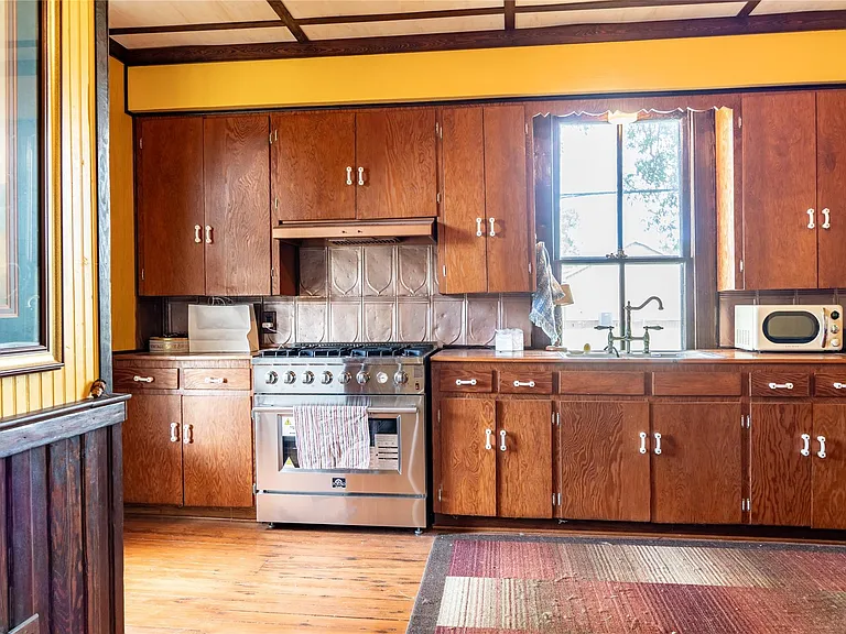 115 N Lockhart St — Photo 13