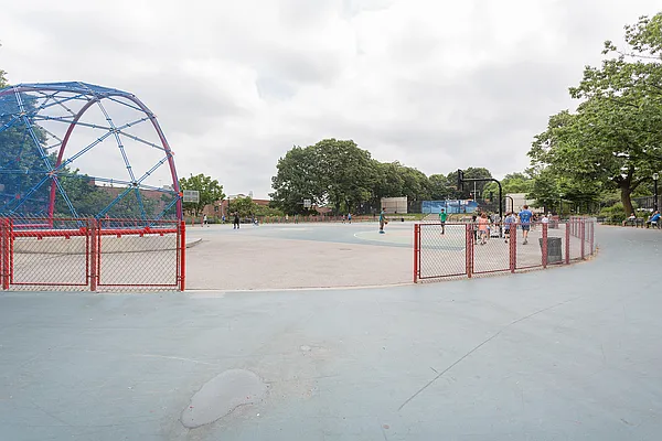 Sold by Keller Williams Realty Landmark | media 18