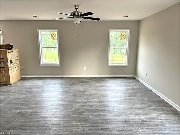 3rd image of 8508 Altavista Dr