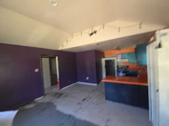 3rd image of 609 Bryan St