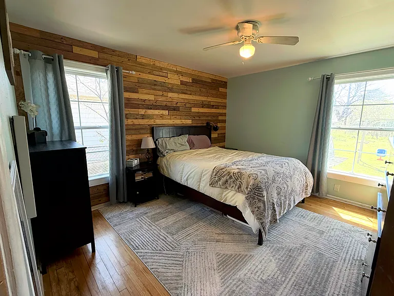 1007 Emery St — Photo 16