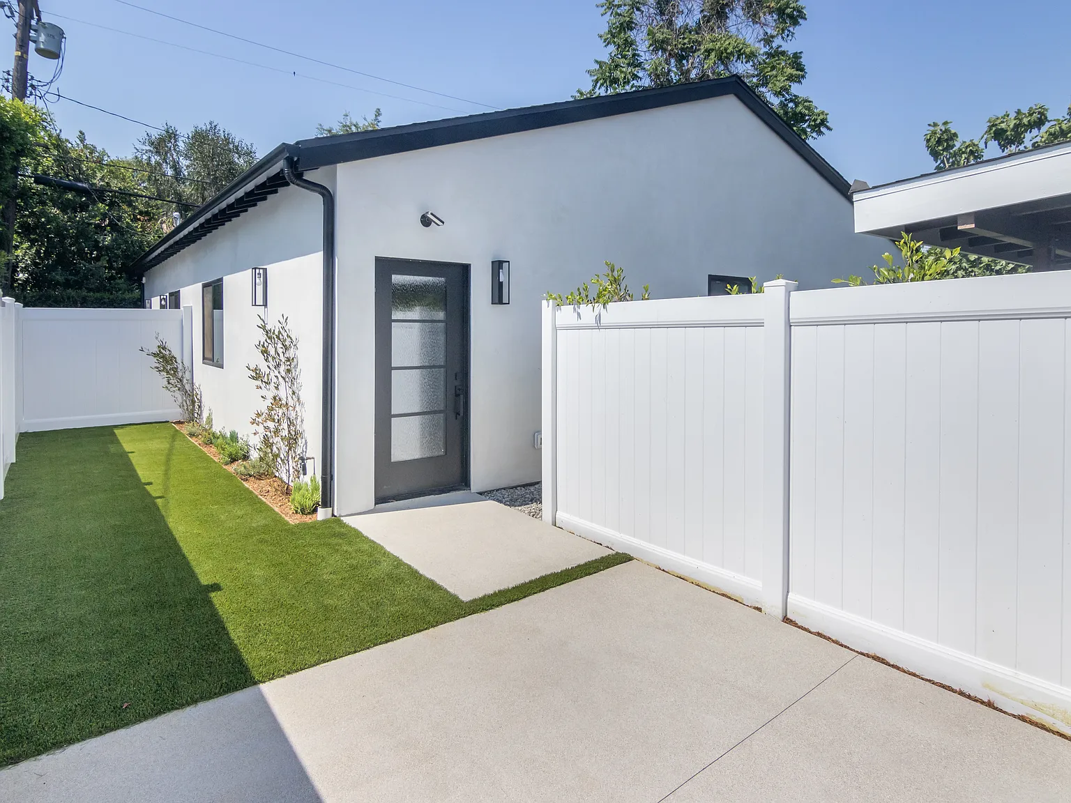 Otsego St, Sherman Oaks — Photo 3