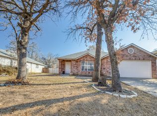 2604 Stone Creek Ln, Corinth, TX 76210