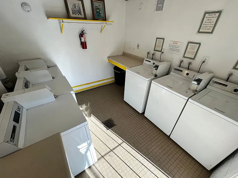 Catalina View Apartments — Photo 10