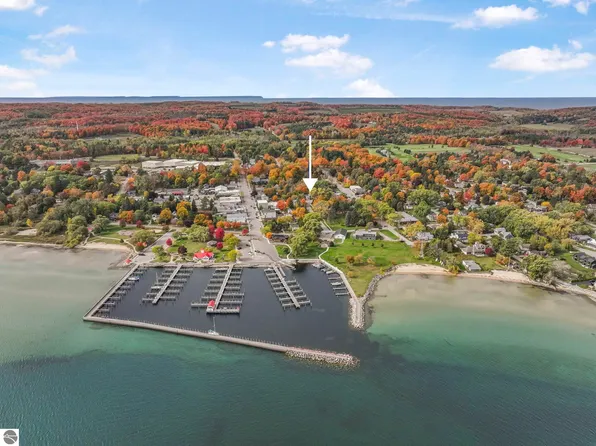 201 N Mill St, Northport, MI 49670