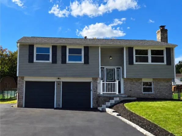 1700 Friar Tuck Dr, Irwin, PA 15642
