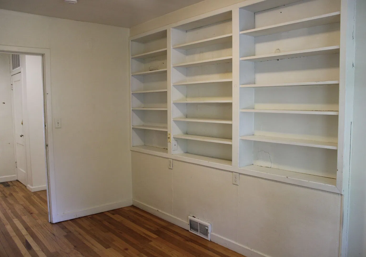 House on Kearney- Close to campus — Photo 3