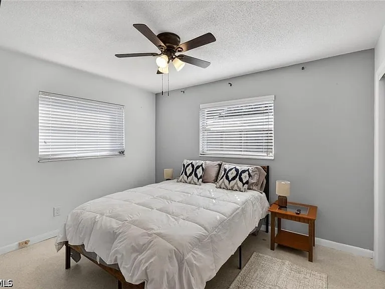 211 S Lake Dr — Photo 15