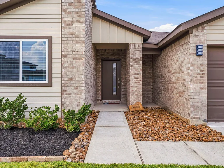 12119 Bear River Dr — Photo 2