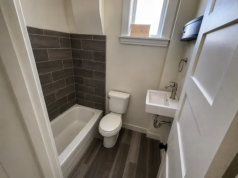 525 S Main St — Photo 37