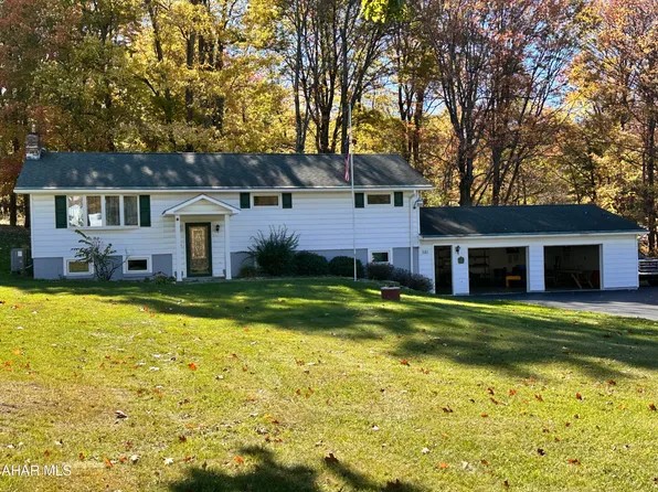 581 Theatre Rd, Saint Benedict, PA 15773