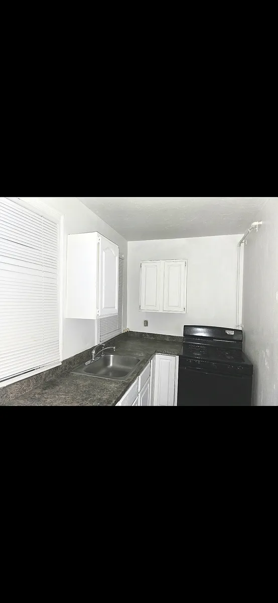 Building Photo - 38-40 Devlin Passway #3