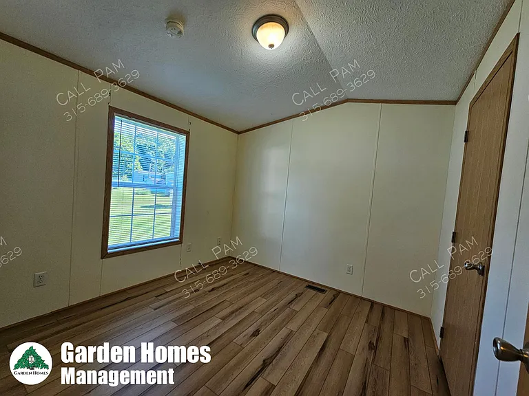 27 Woodside Ln — Photo 7