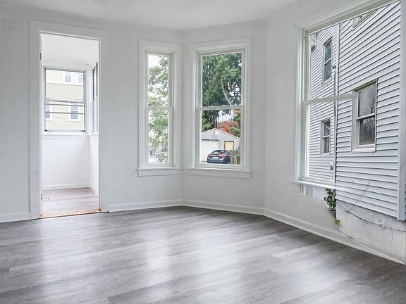 2nd image of 426 Poplar St #2