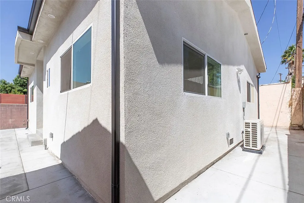 2 bed, 1000 sqft, $3,800 — Photo 4