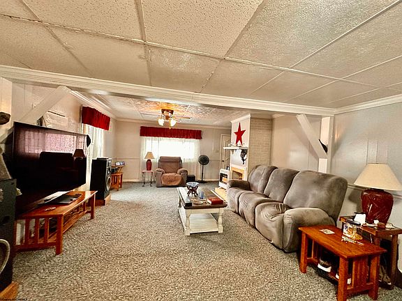 4th image of 25 3rd St