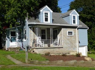 83 Woodside Ave, Gloversville, NY 12078