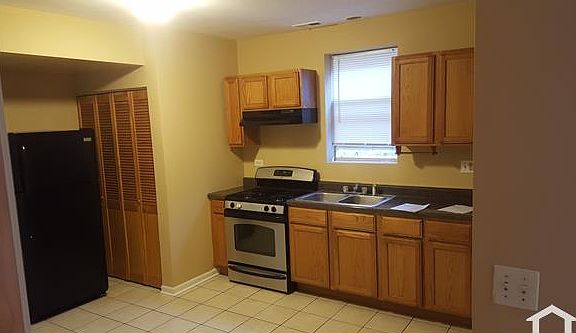 4th image of 5225 S Peoria St #1