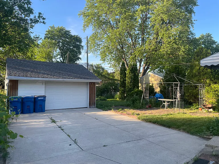 31395 Lyons Cir W — Photo 12