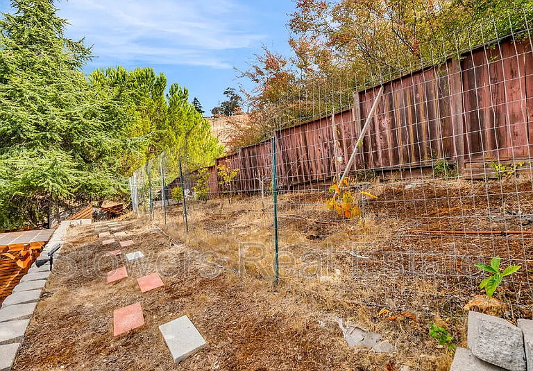 25551 Maitland Dr — Photo 45