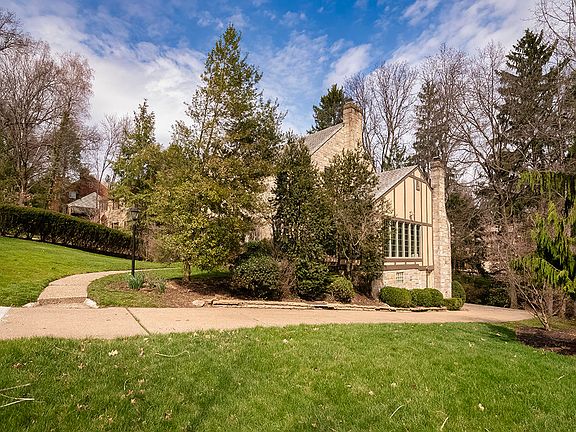 2nd image of 16 Woodland Dr