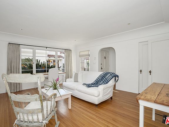 3rd image of 1033 9th St #1033C