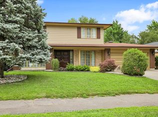 1712 Playfair Dr, Ottawa, ON K1H 5S6