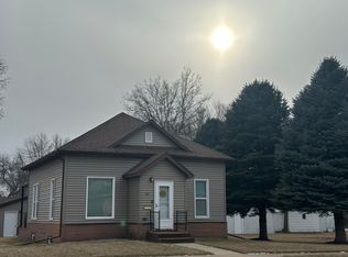 521 E 5th Ave, Mitchell, SD 57301