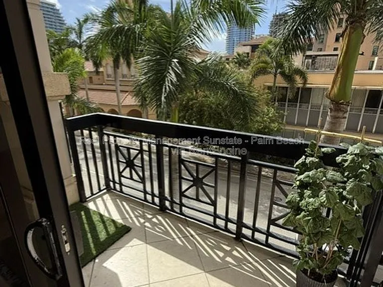 801 S Olive Ave #207 — Photo 1